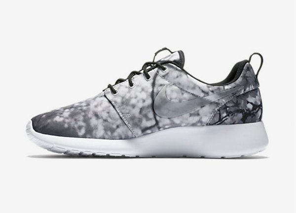 Nike Roshe Run Cherry Blossom Wolf Grey pour femme (5)