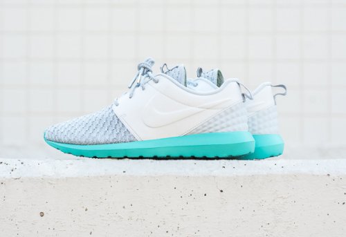 nike roshe run calypso