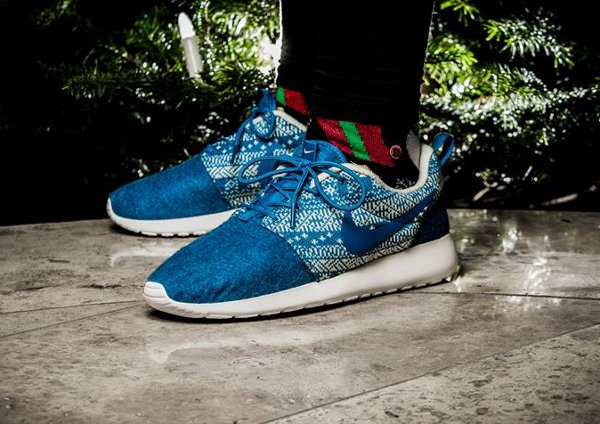 Nike Roshe Run Winter Christmas Sweater Brigade Blue