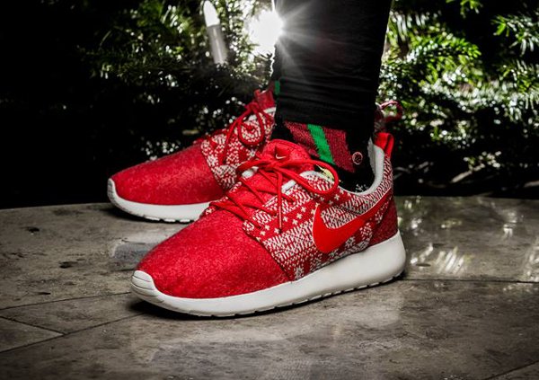 Nike Roshe Run Winter Christmas Sweater Red