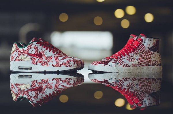 Nike Sportswear Christmas Gift Wrapped QS