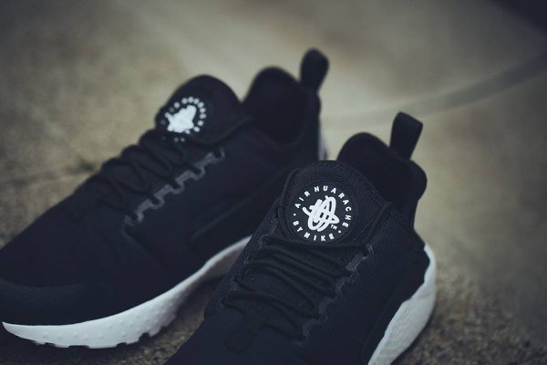 Nike Wmns Air Huarache Ultra Run (2)