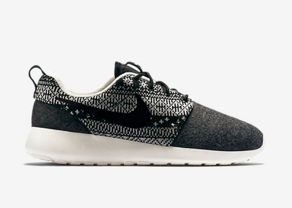 Nike Wmns Roshe One Winter Black Sail (2)