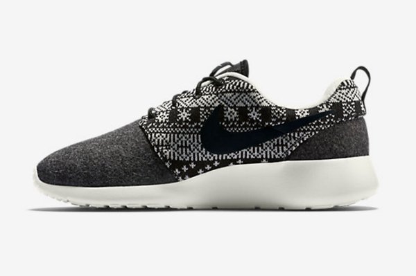 Nike Wmns Roshe One Winter Black Sail (3)