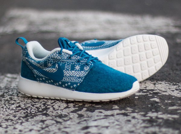 Nike Wmns Roshe One Winter bleue (2)