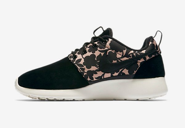 Photo officielle Liberty x Nike Roshe One QS Floral Tan Cameo (2)
