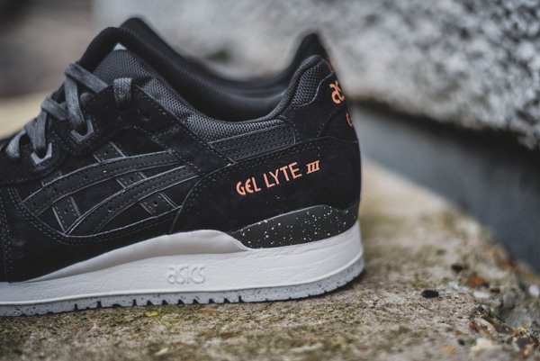 basket Asics Gel Lyte III daim noir et doré (5)