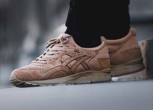 Monkey Time x Asics Gel Lyte V Sand Layer pas cher (1)