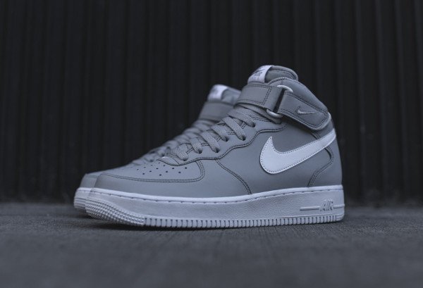 Nike Air Force 1 Mid 07 Wolf Grey pas cher (2)