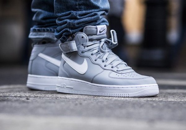 Nike Air Force 1 Mid 07 Wolf Grey pas cher (4)