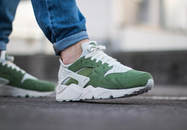 Nike Air Huarache PRM Suede Treeline Bamboo pas cher (2)