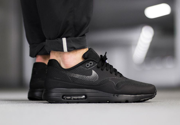 nike air max 1 ultra essential black