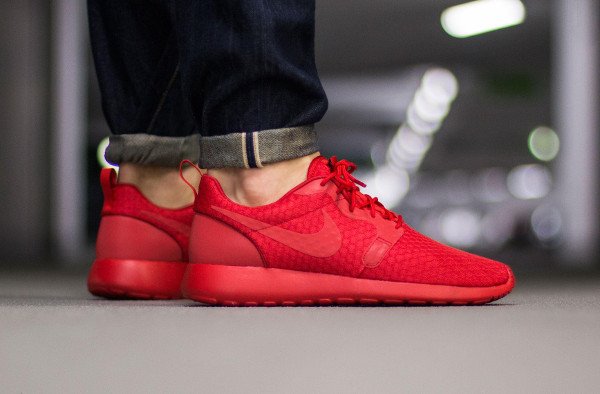 Nike Roshe Run Hyperfuse Triple Red pas cher (1)