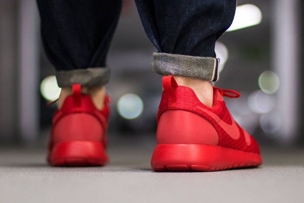 Nike Roshe Run Hyperfuse Triple Red pas cher (3)