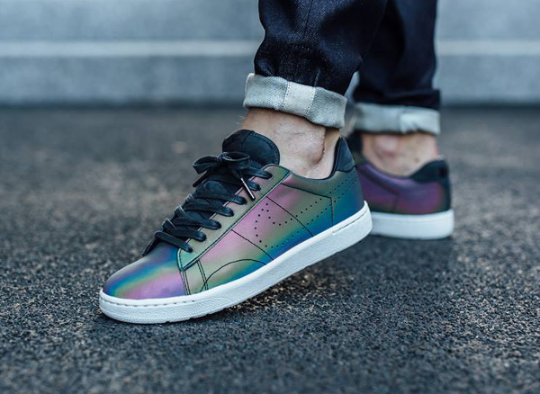 Où acheter la Nike Tennis Ultra QS Holographic ?