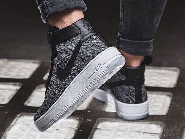 Nike Wmns Air Force 1 Ultra Flyknit Black White pas cher (femme) (2)