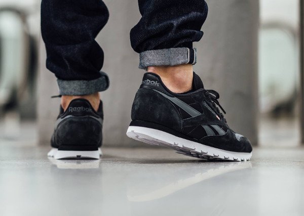 Reebok Classic Leather NP Tonal Coal Alloy Black pas cher (1)