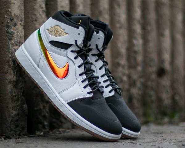 Air Jordan 1 Retro High Nouveau Dunk From Above (1)