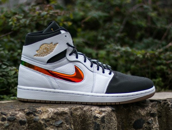 Air Jordan 1 Retro High Nouveau Dunk From Above (2)