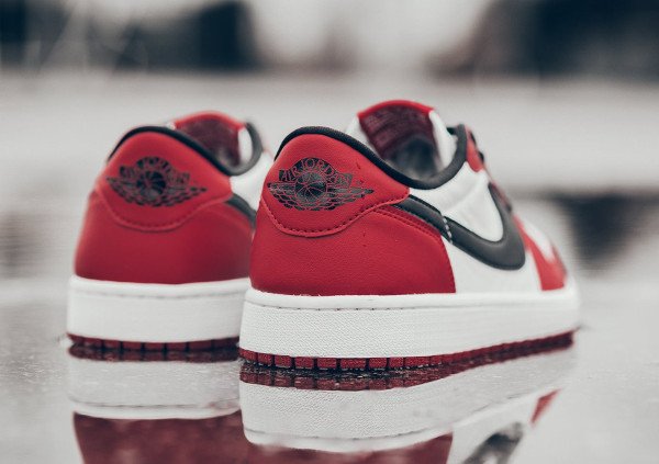 Air Jordan 1 Retro Low OG Varisity Red (2)