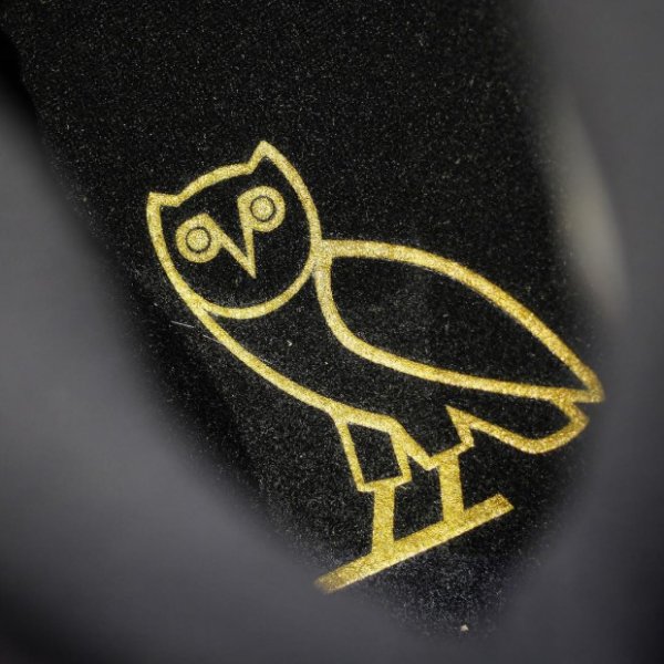 Wmns Air teases yellow Jordan 12 Retro Vachetta Ta Retro OVO Black Metallic Gold (10)