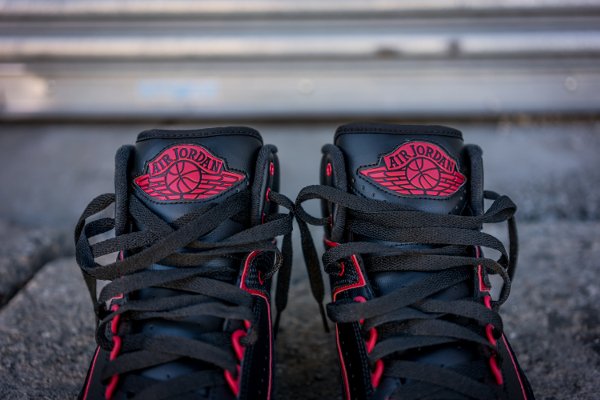 Air Jordan 2 Retro Black Gym Red (4)