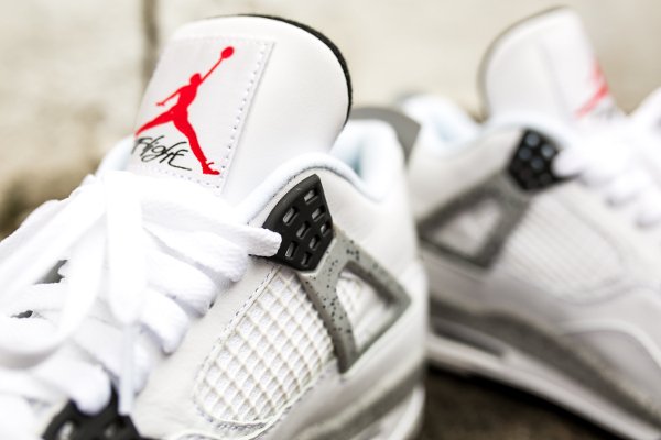 Air Jordan 4 Retro White Cement 2016 (2)