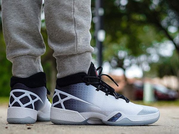 Air Jordan XXX Wolf Grey pas cher (3)