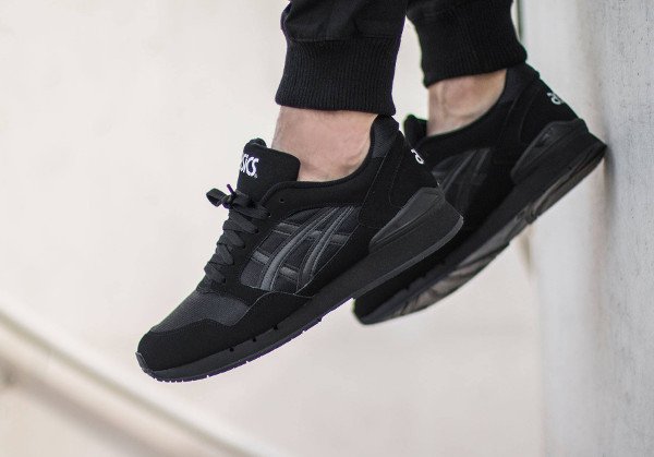 Asics Gel Atlanis Triple Black (2)