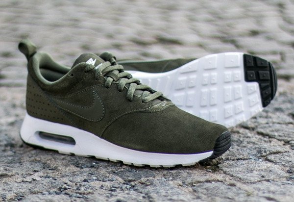 Nike Air Max Tavas Leather Medium Olive 5 600x412