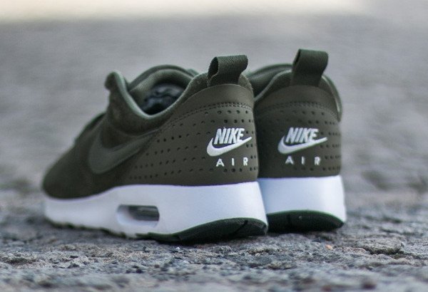 Nike Air Max Tavas Leather Medium Olive (6)