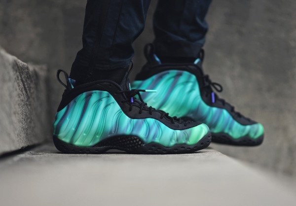 Nike Foamposite One Northern Lights pas cher (2)