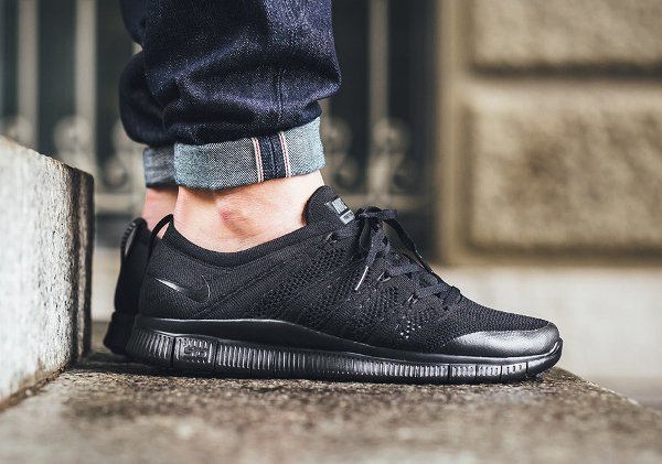 Nike Free Flyknit NSW Triple Black pas cher (3)