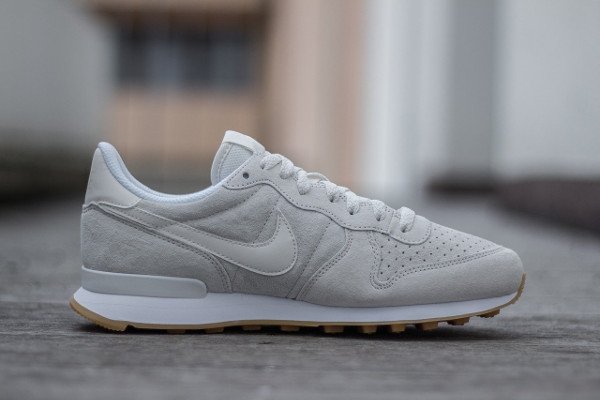 nike internationalist homme blanc