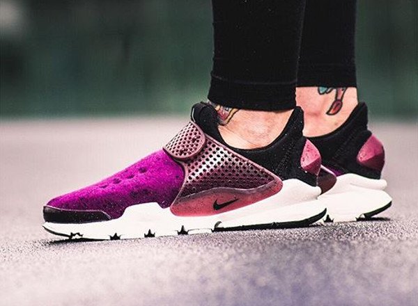 Nike Sock Dart Fleece Mulberry - @julesiswasted