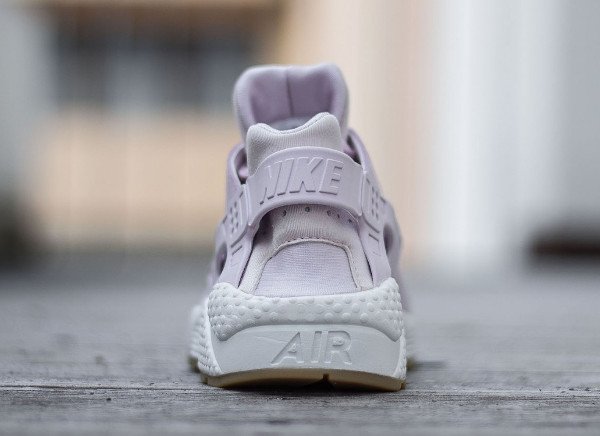 Nike Wmns Air Huarache Textile Bleached Lilac (5)