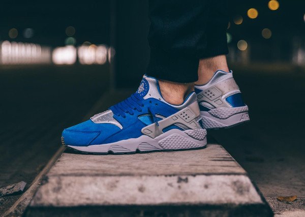 acheter Nike Air Huarache PRM Suede Varsity Royal pas cher