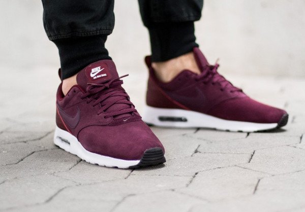 Bejaarden Leerling steen La Nike Air Max Tavas Leather Bordeaux : un bon cru