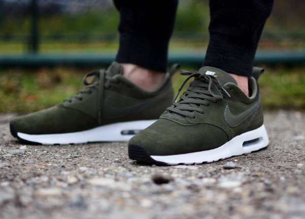 acheter Nike Air Max Tavas Leather Medium Olive pas cher (1)