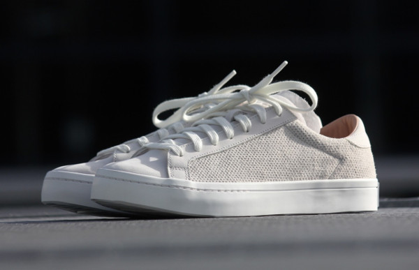 adidas court vantage vintage white