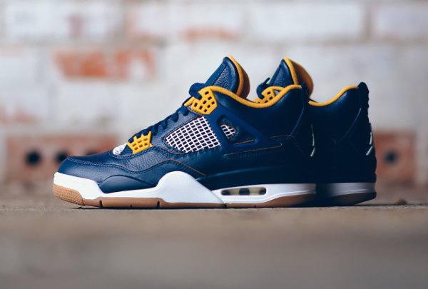 Air Jordan 4 Midnight Navy Varsity Maize White Metallic Gold Star (1)