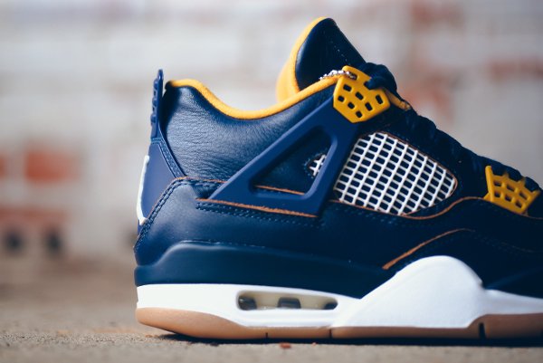 Air Jordan 4 Midnight Navy Varsity Maize White Metallic Gold Star (10)