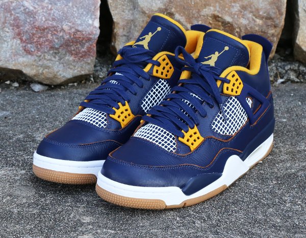 Air Jordan 4 Midnight Navy Varsity Maize White Metallic Gold Star (2)