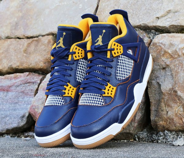 Air Jordan 4 Midnight Navy Varsity Maize White Metallic Gold Star (3)