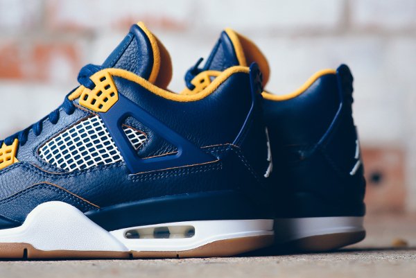 Air Jordan 4 Midnight Navy Varsity Maize White Metallic Gold Star (4)