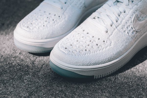 Nike Air Force 1 Flyknit basse White Ice (3)
