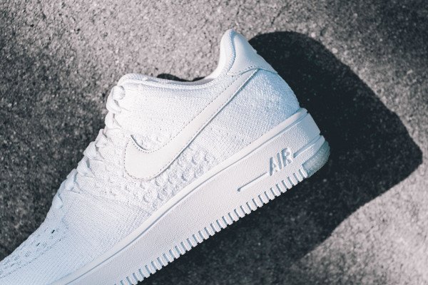 Nike Air Force 1 Flyknit basse White Ice (4)