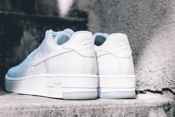 Nike Air Force 1 Flyknit basse White Ice (5)