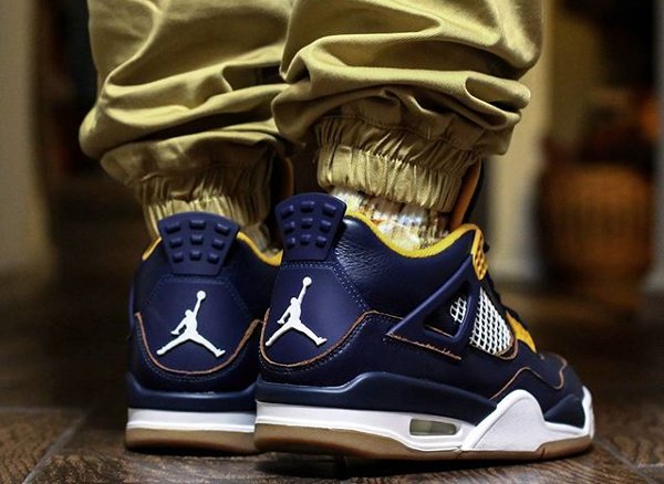 Nike Air Jordan 4 Retro Dunk From Above Navy Maize Gold pas cher (1)