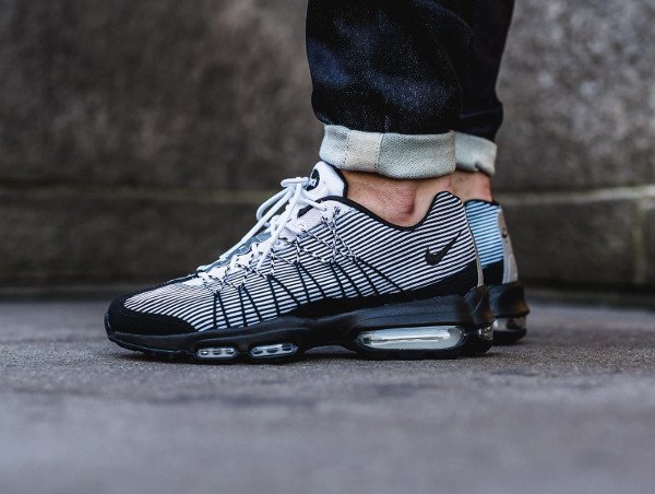 Nike Air Max 95 Ultra Jacquard Pinstripe Black White pas cher (3)